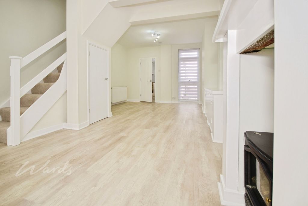 Property photo 3 of 8 Gardiner Lounge 1