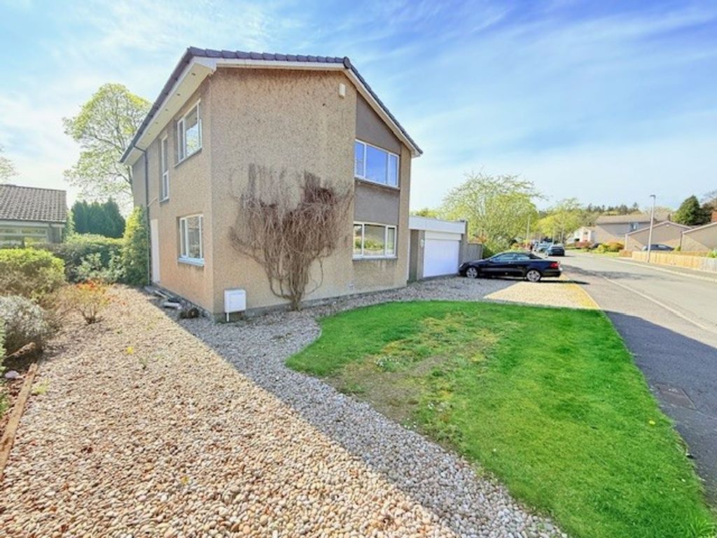 Property photo 2 of 32