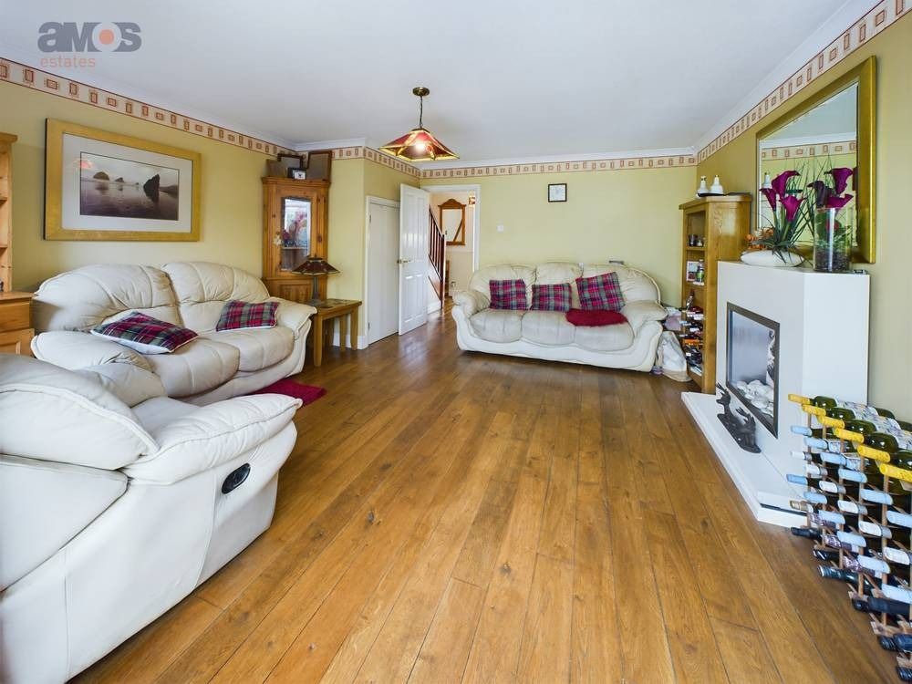 Property photo 2 of 19 4426574