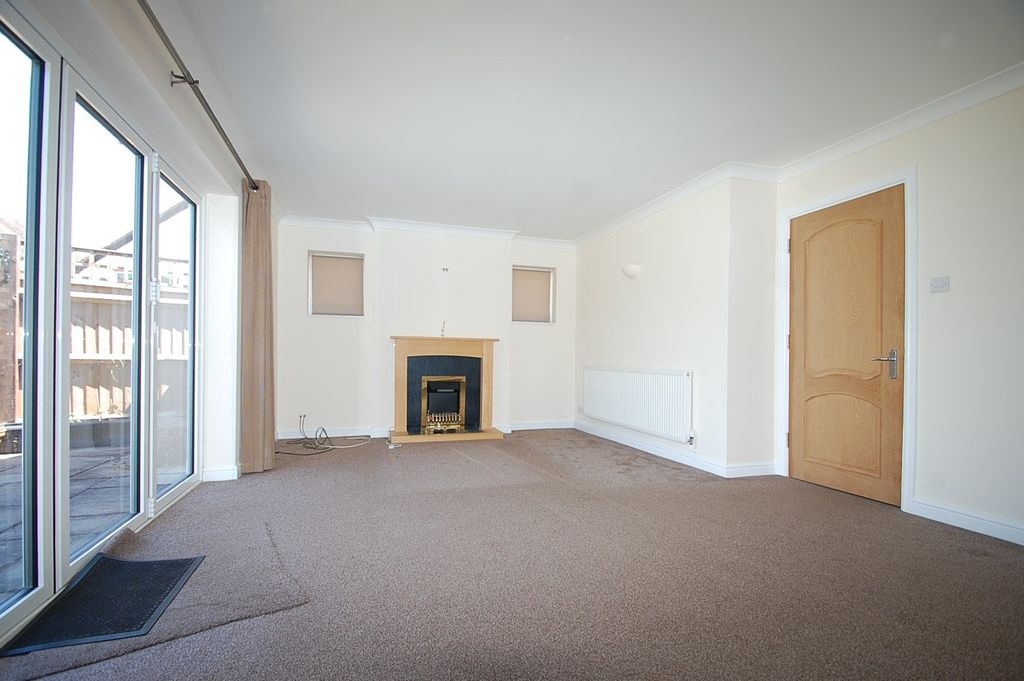 Property photo 2 of 10 Living Room