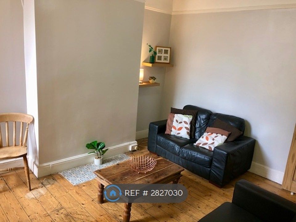 Property photo 1 of 14 Lounge