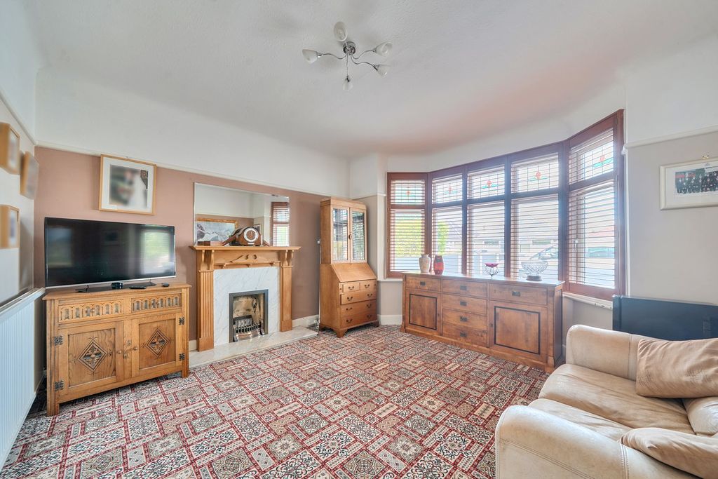 Property photo 2 of 17