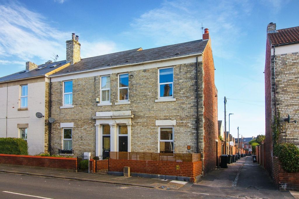 Property photo 1 of 13 1