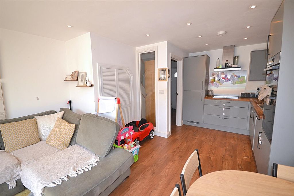 Property photo 2 of 24 13 (45).Png