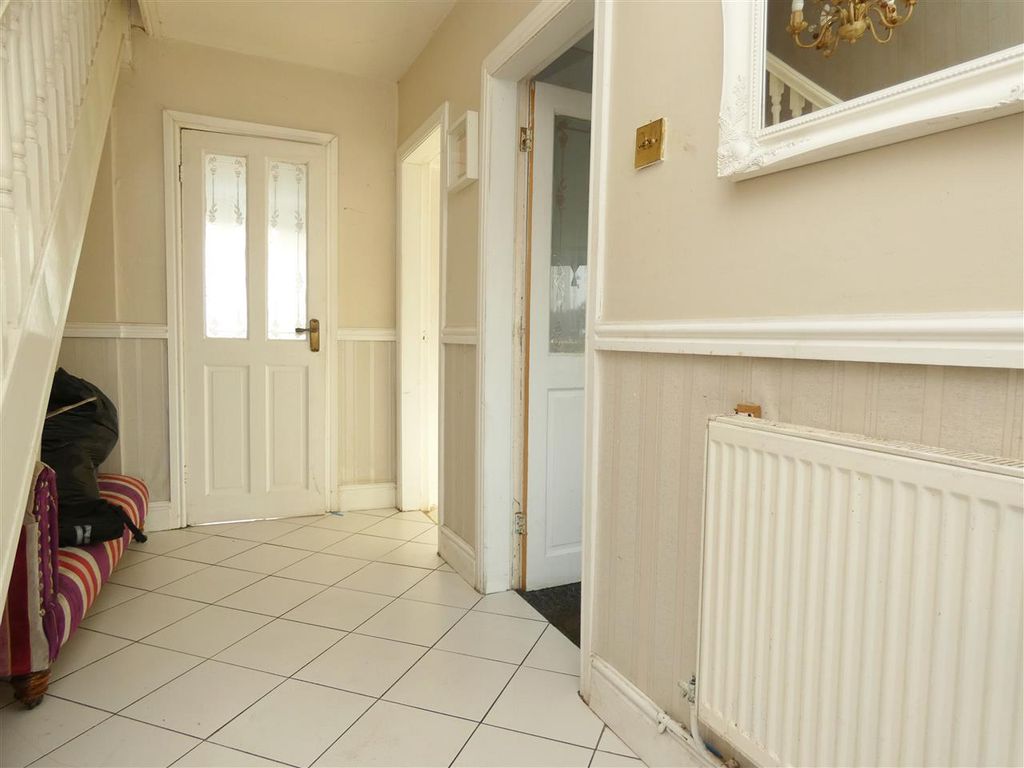 Property photo 2 of 14 Hall
