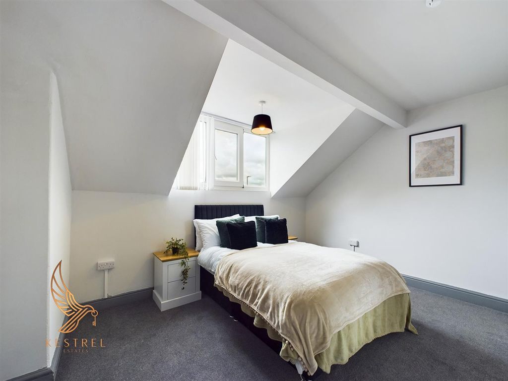 Property photo 3 of 11 Cam03976G0-Pr0024-Still030.Jpg