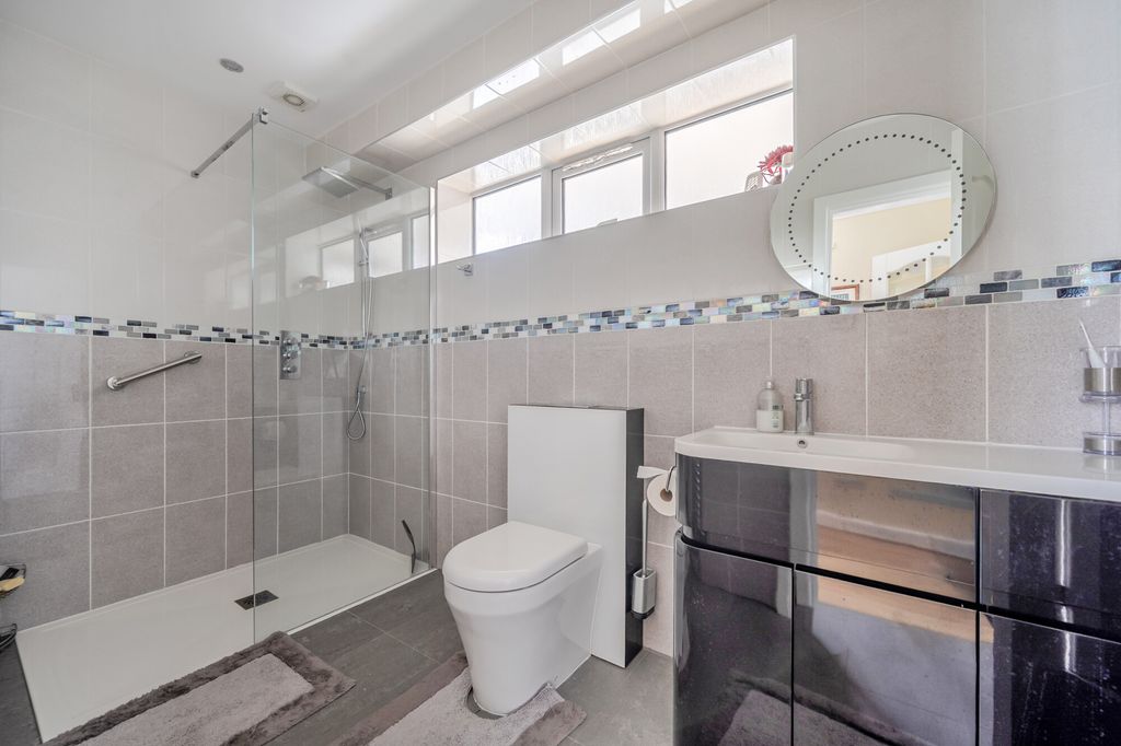 Additional image 16 of 4 bed detached house for saleShepherds Way, Liphook GU30