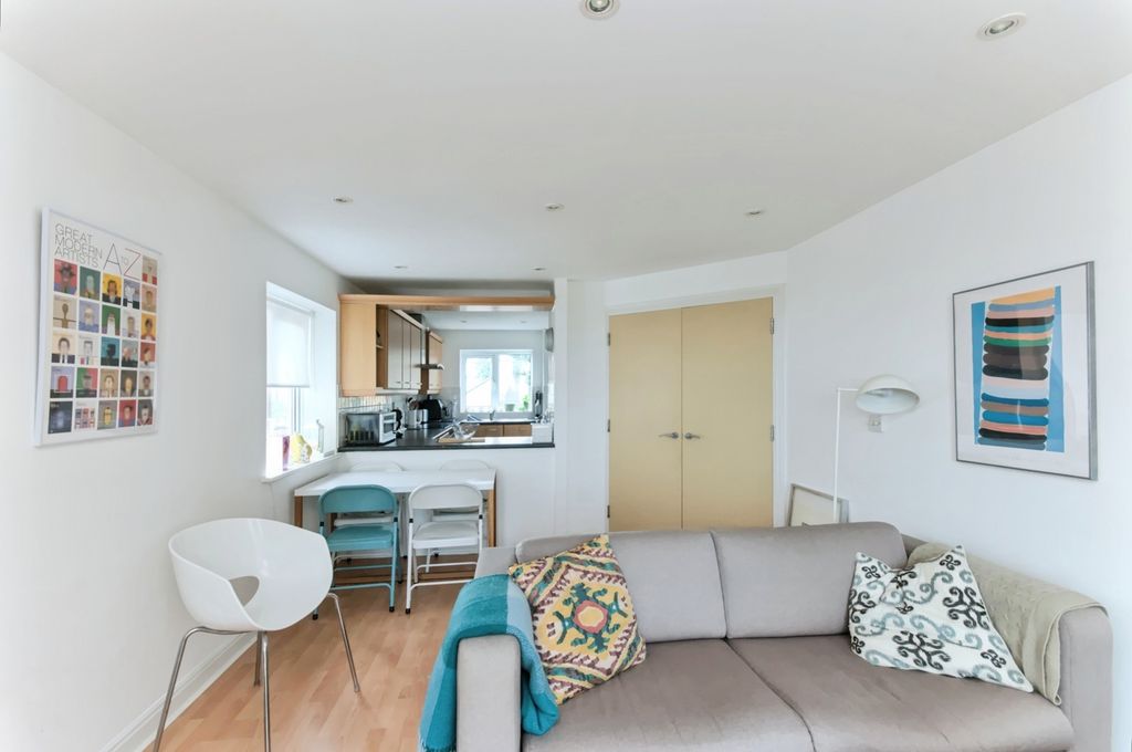 Property photo 3 of 13 Pbox-Img.Jpg