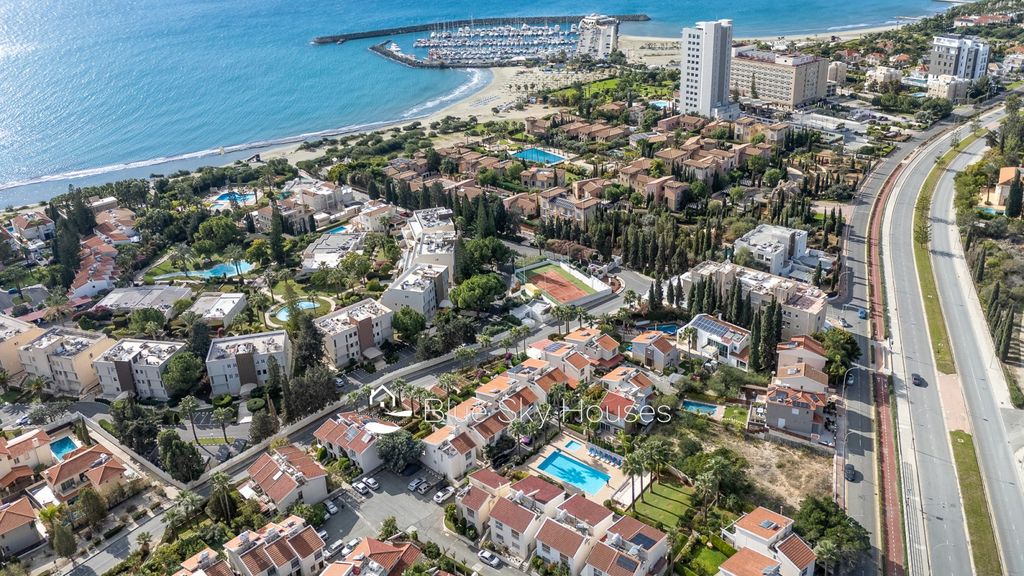 Property photo 1 of 35