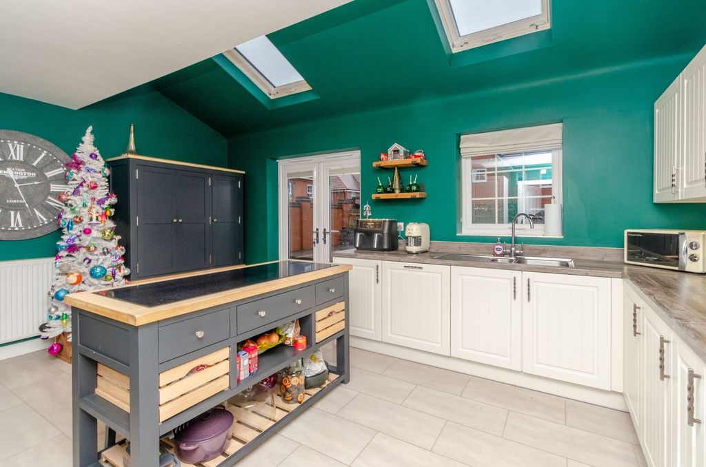 Property photo 3 of 31