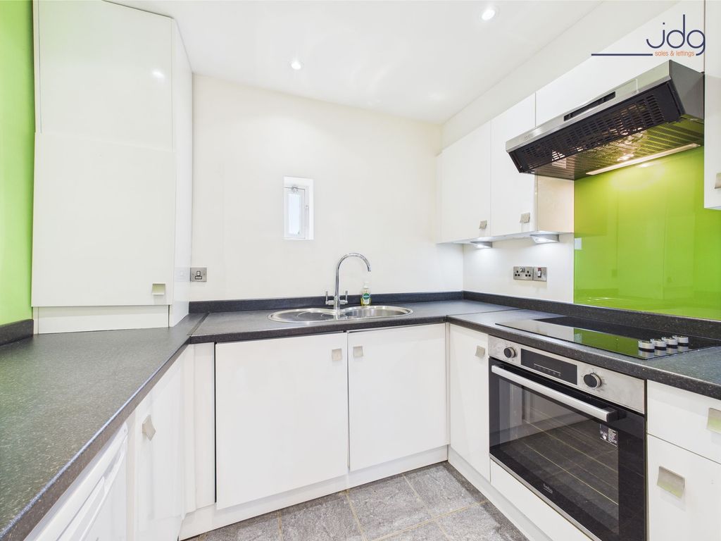 Property photo 3 of 6 Modern Kitchen