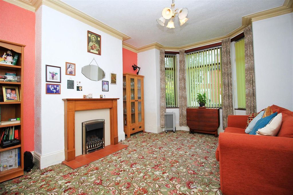 Property photo 3 of 17 Lounge.Jpg