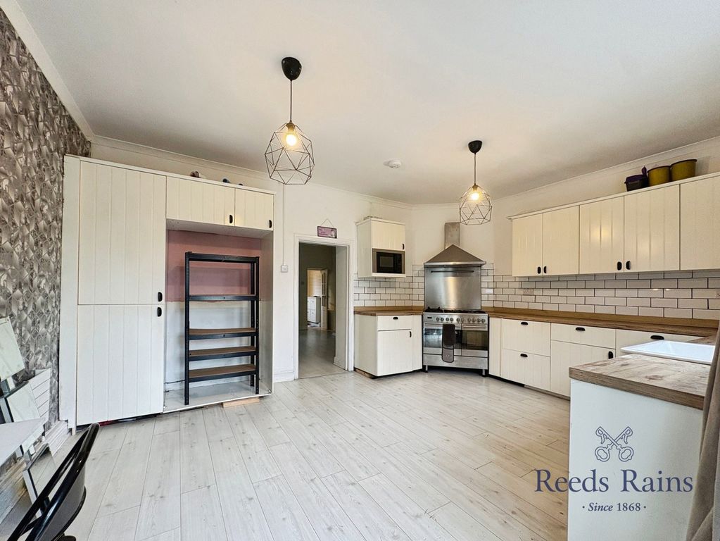 Property photo 3 of 11 Pbox-Img.Jpg
