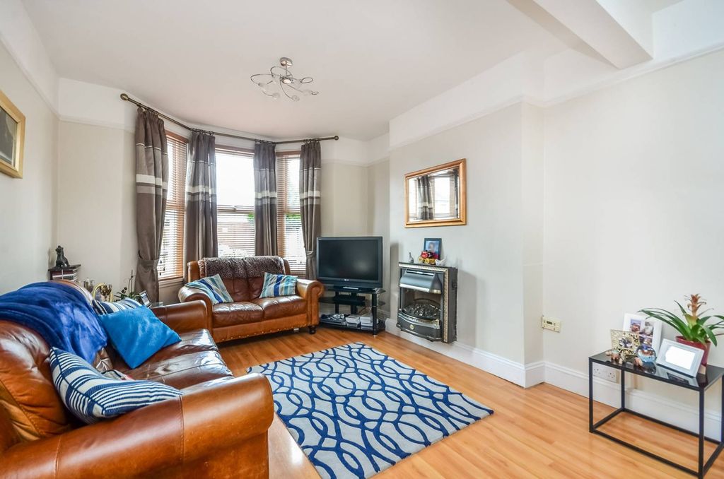 Property photo 2 of 12