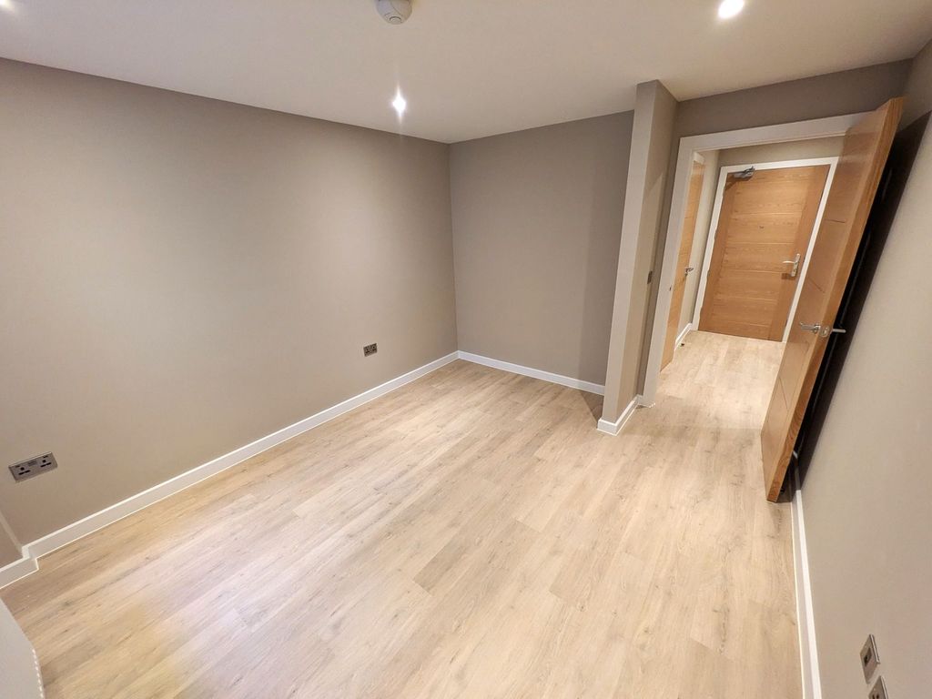 Property photo 3 of 9 Bedroom