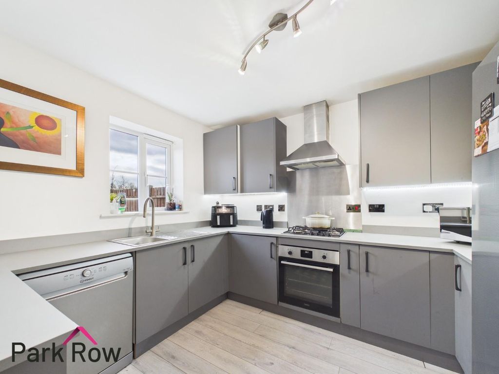 Property photo 2 of 25