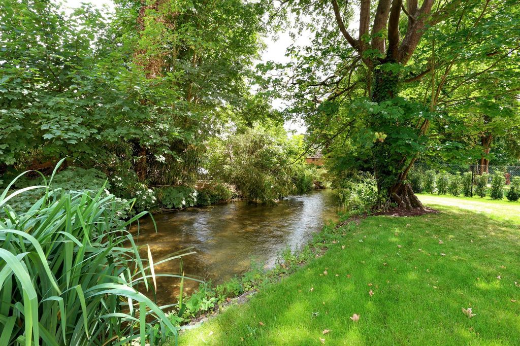 Property photo 2 of 19 Picture No. 28