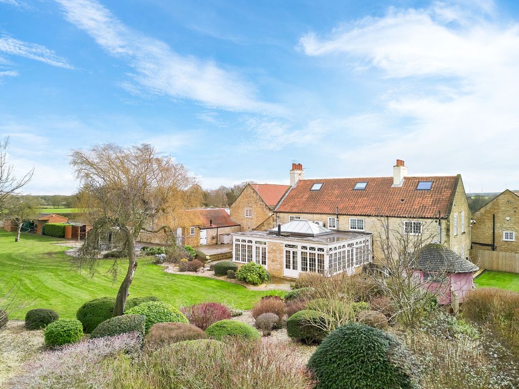 Property photo 3 of 65