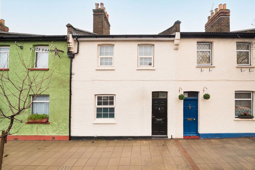 Property photo 1 of 9