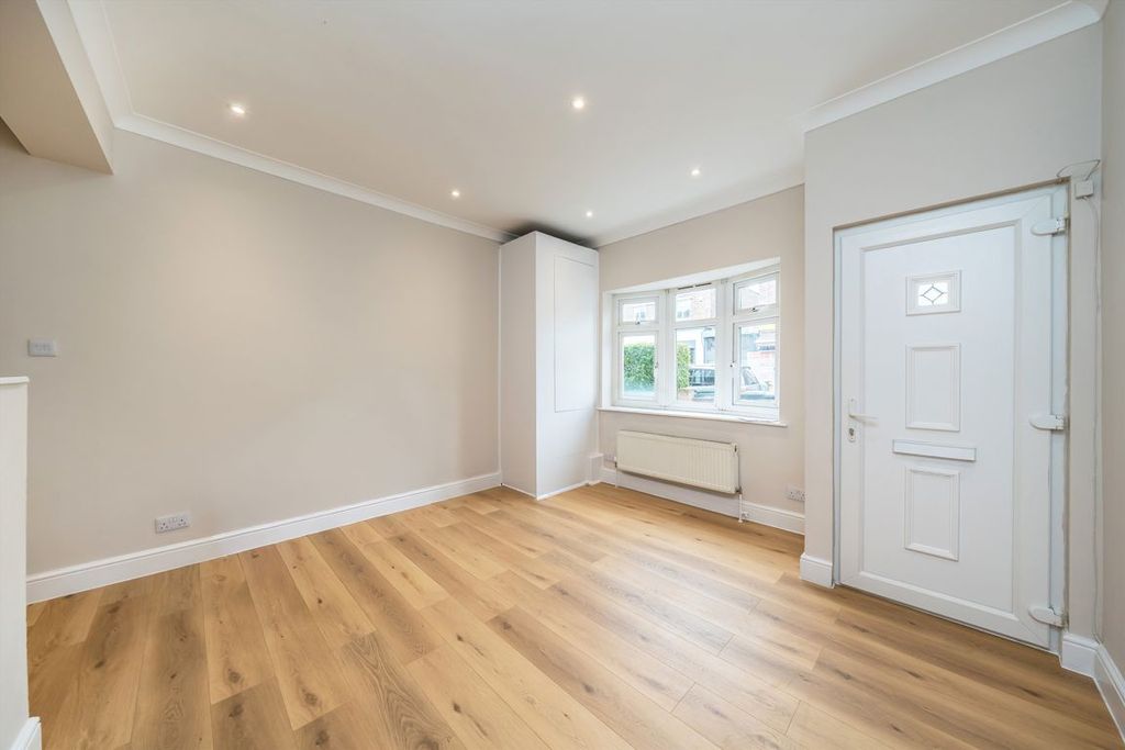 Property photo 2 of 4