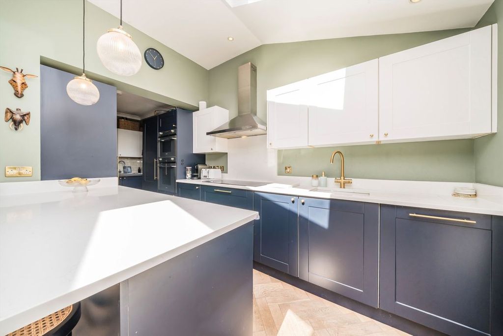 Property photo 3 of 9