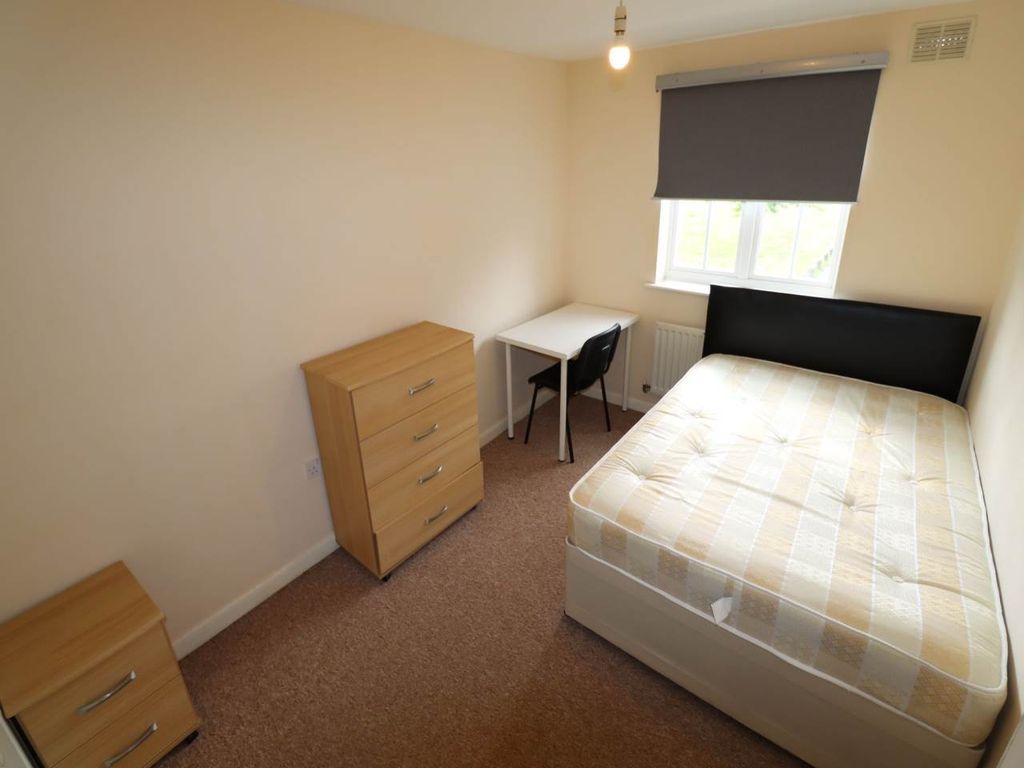 Property photo 3 of 6 79cc3Bc6-Cee3-473F-88Ab-Afe8478F9Bbf