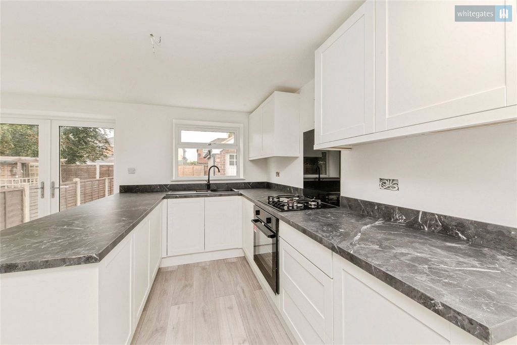 Property photo 3 of 14 Picture No. 16
