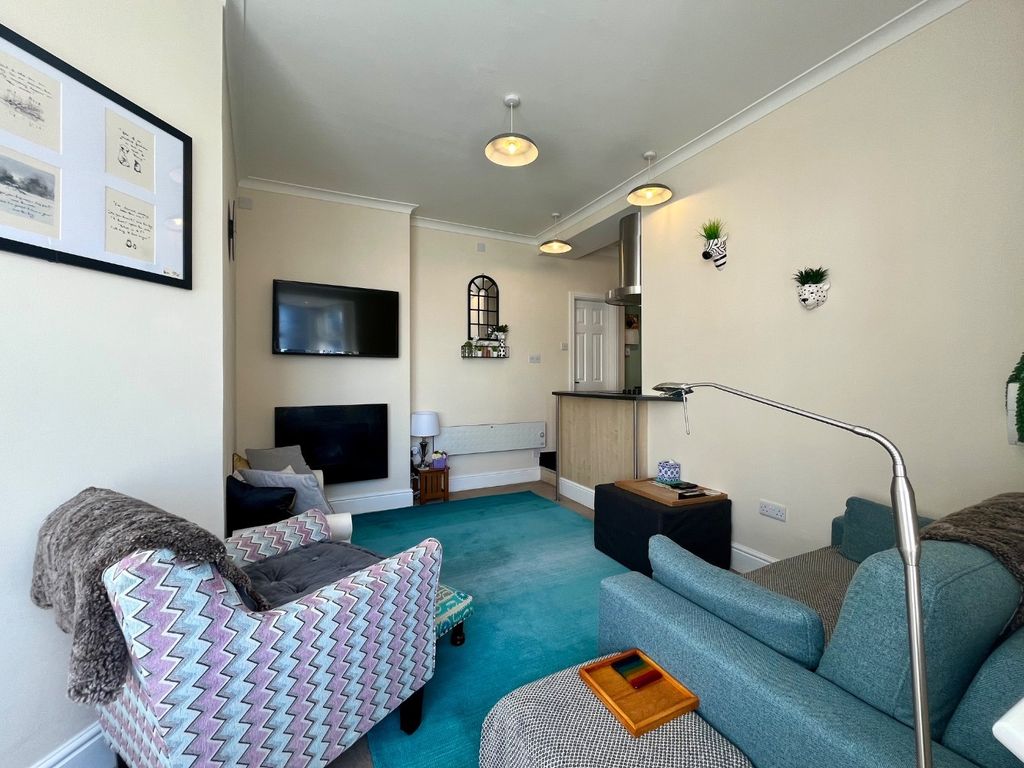 Property photo 2 of 15 4640741
