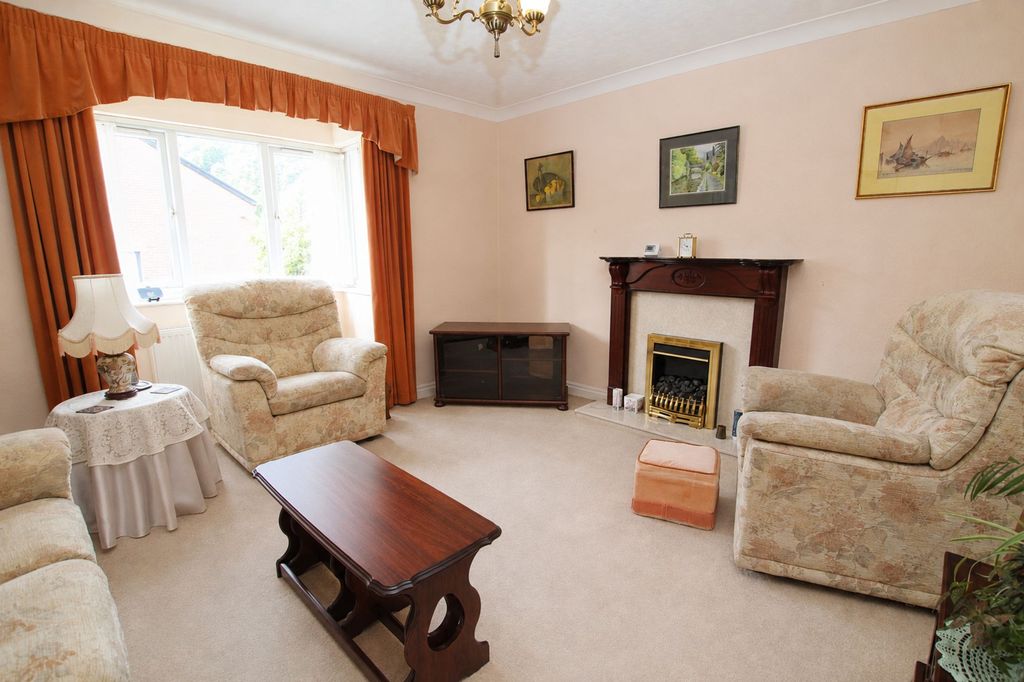 Property photo 3 of 13
