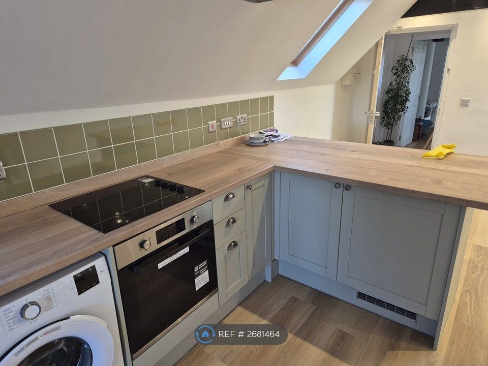 Property photo 2 of 8 Kitchen