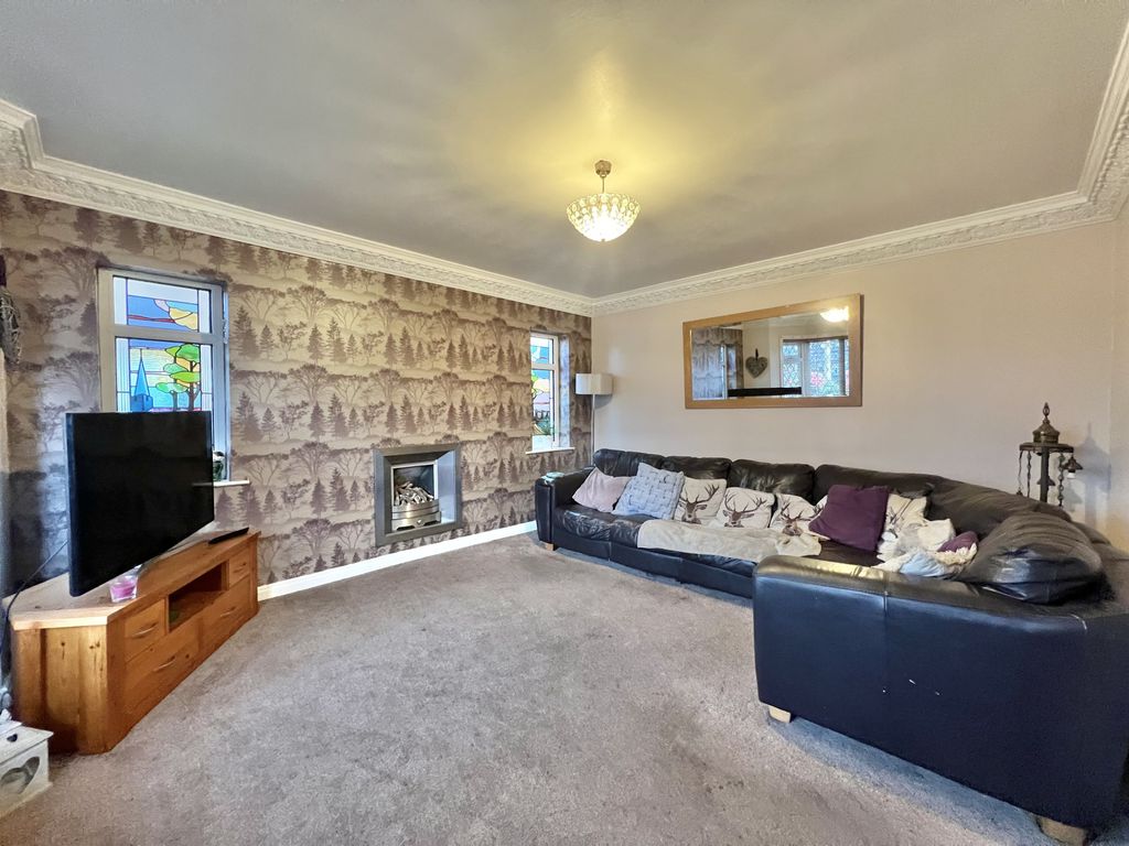 Property photo 3 of 21