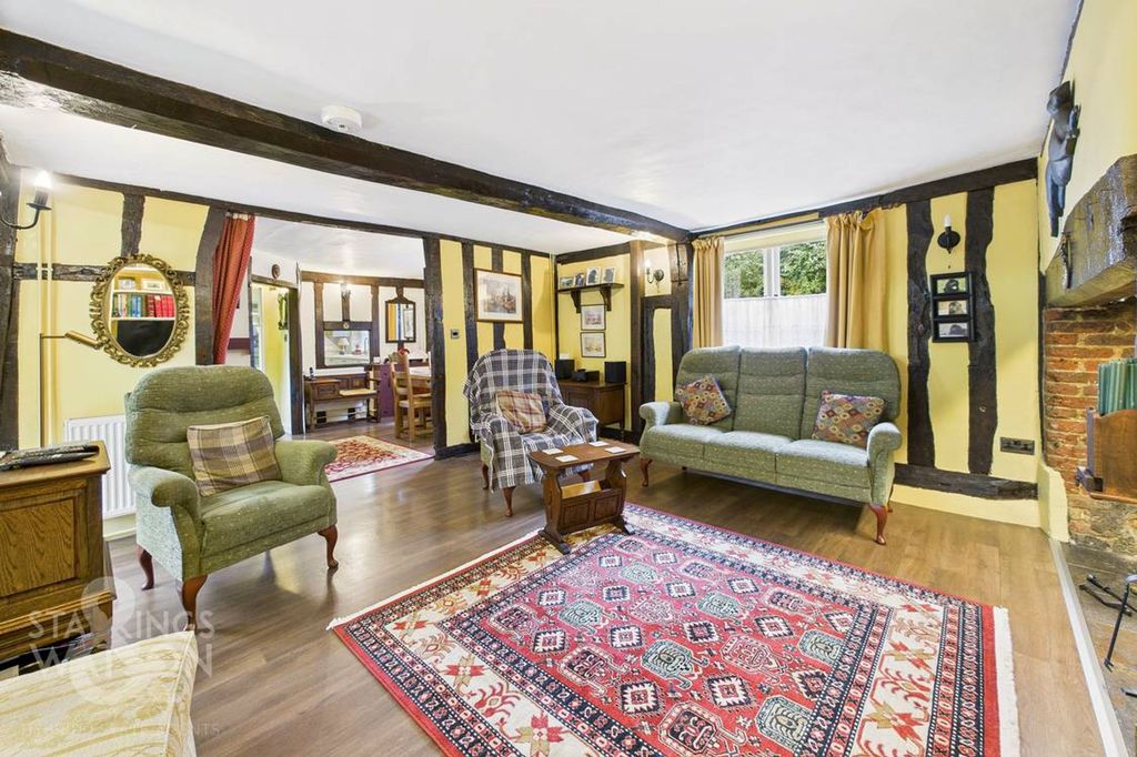 Property photo 2 of 43