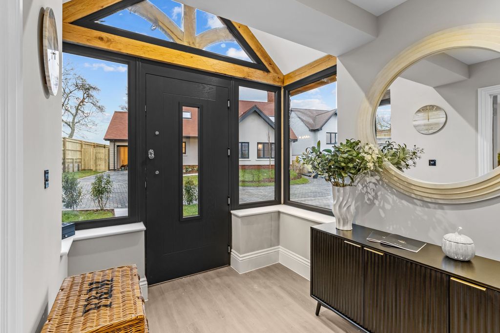 Property photo 2 of 25