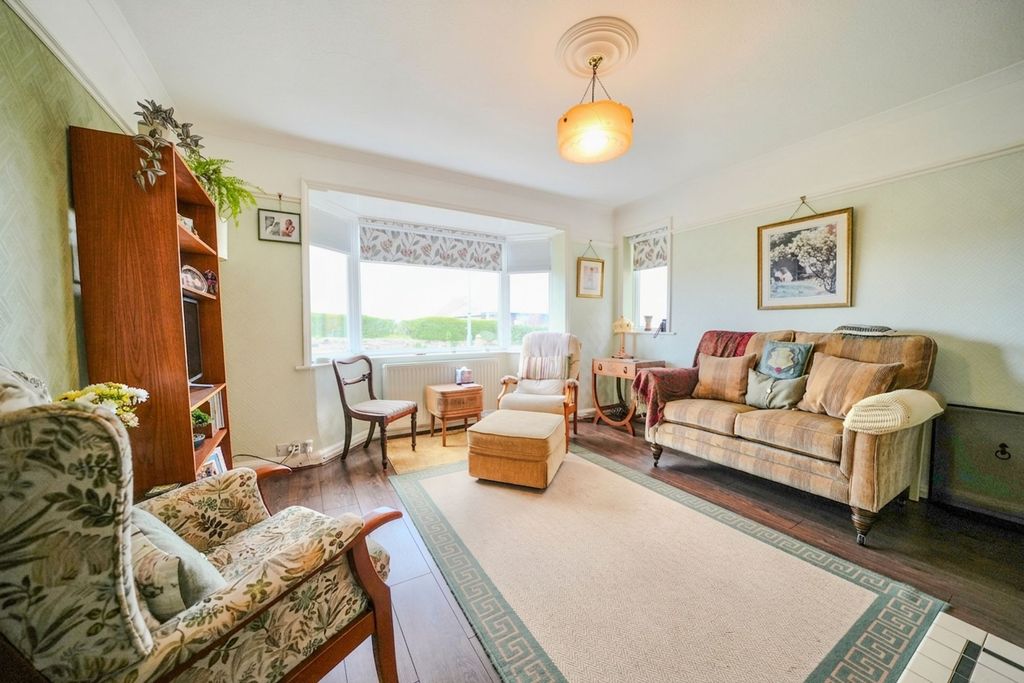 Property photo 3 of 33