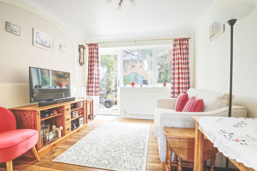 Property photo 2 of 10