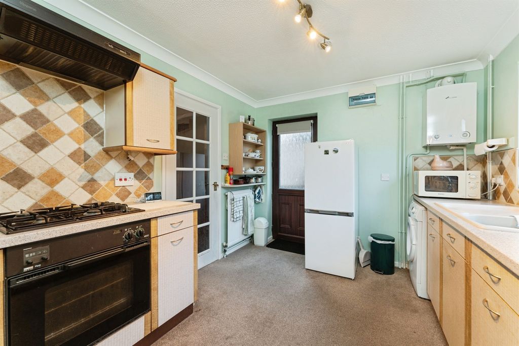 Property photo 3 of 13