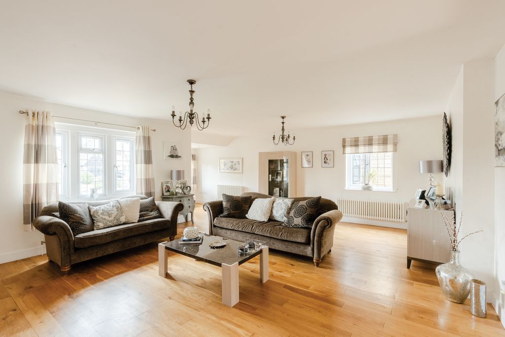 Property photo 2 of 37 2