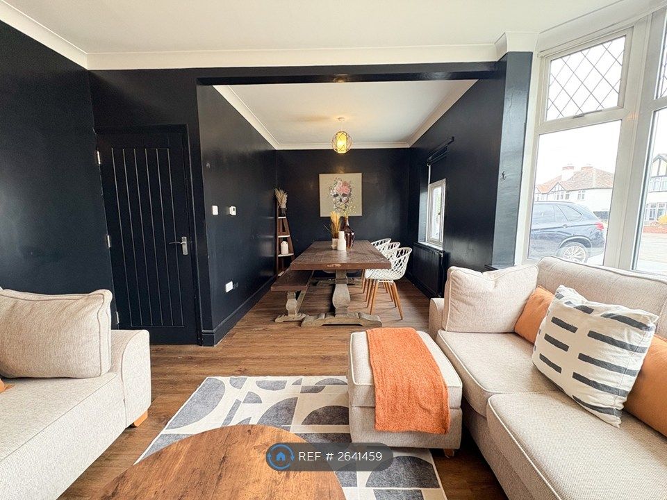 Property photo 2 of 35