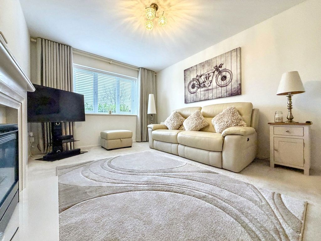 Property photo 2 of 23