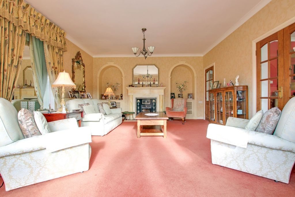 Property photo 3 of 19