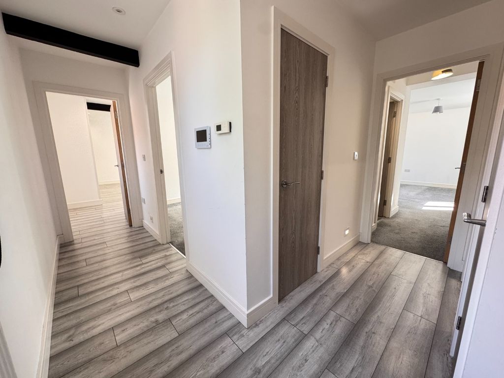 Property photo 3 of 13 4265643