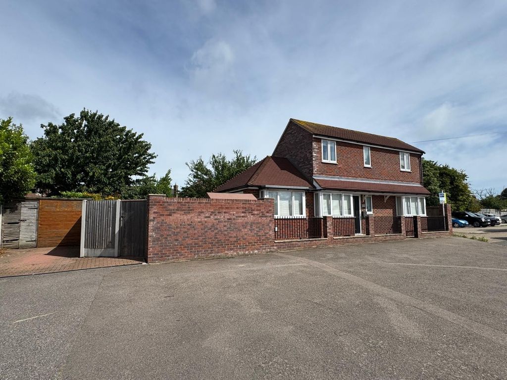 Property photo 2 of 3