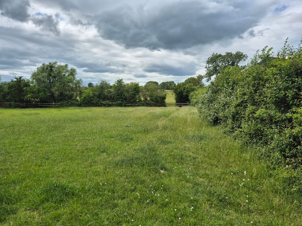 Property photo 3 of 18