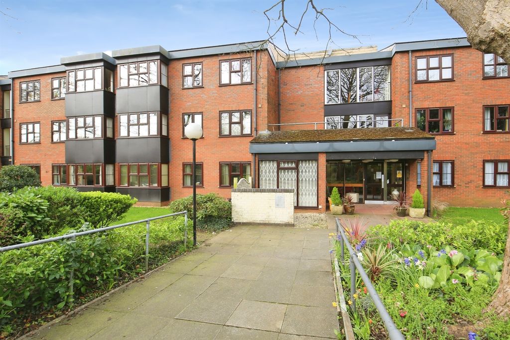 Property photo 1 of 9