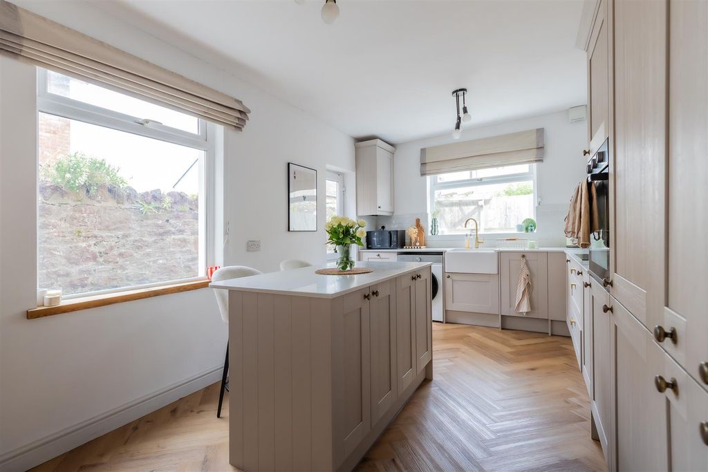 Property photo 3 of 20 16 (6 Of 21).Jpg