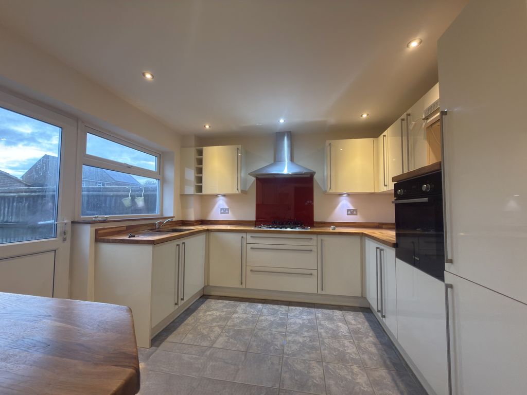 Property photo 3 of 11 Image