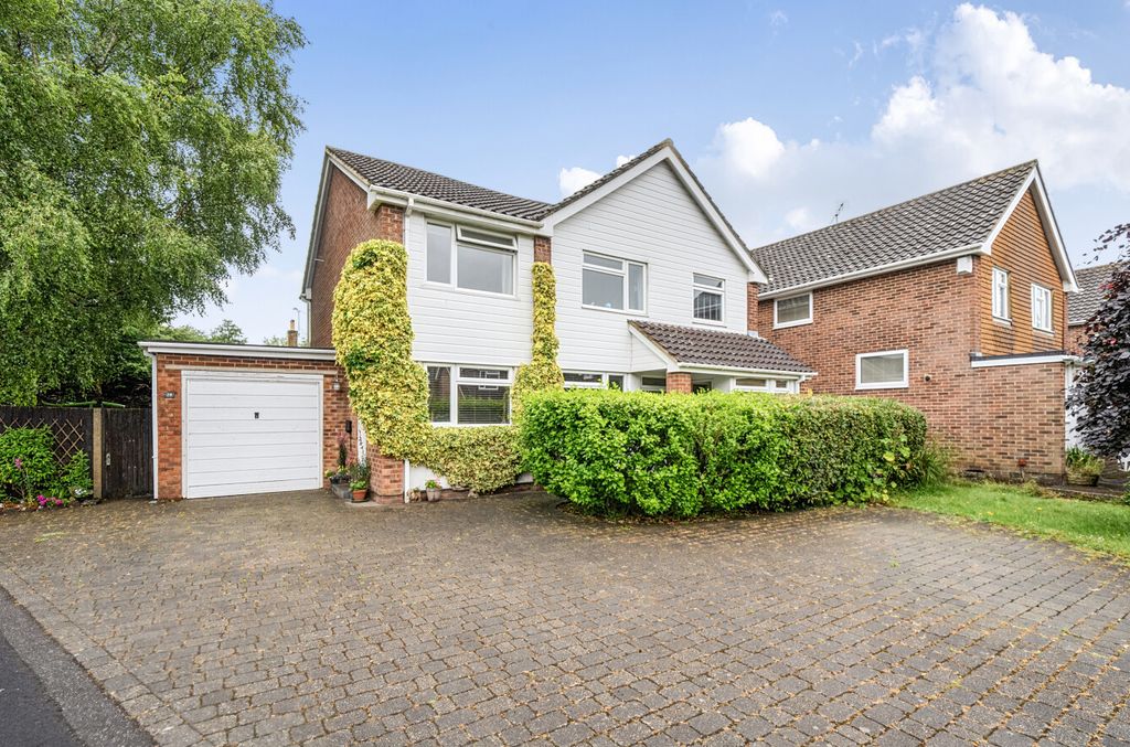 Property photo 1 of 25 1467944-1-6A20246...