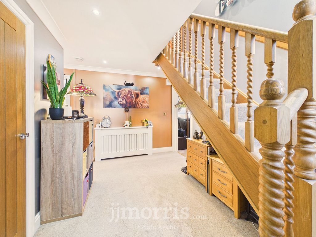 Property photo 2 of 51