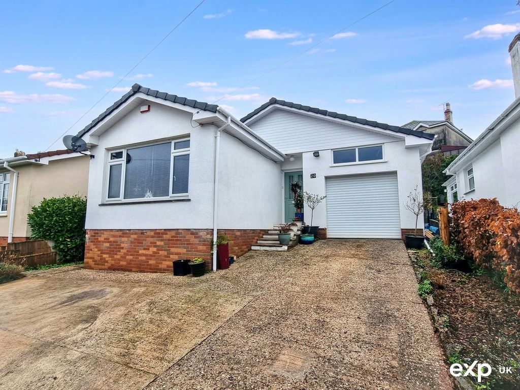 Property photo 1 of 28