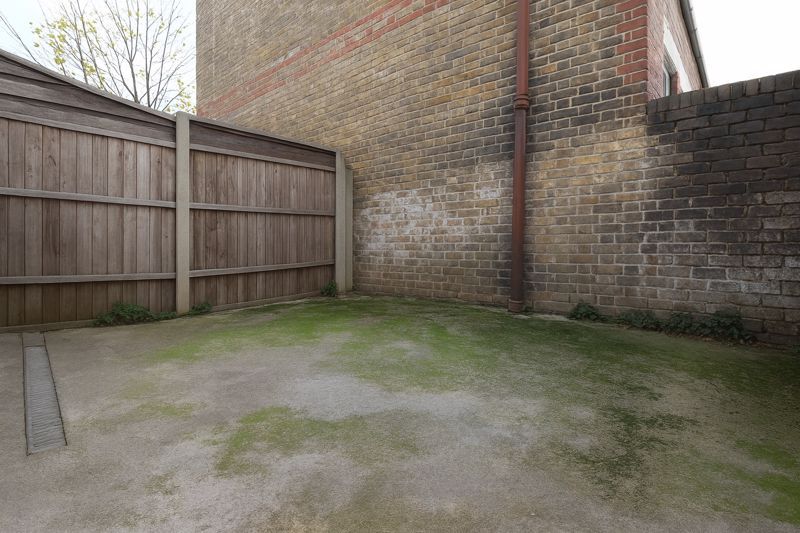 Property photo 2 of 9 Photo 6